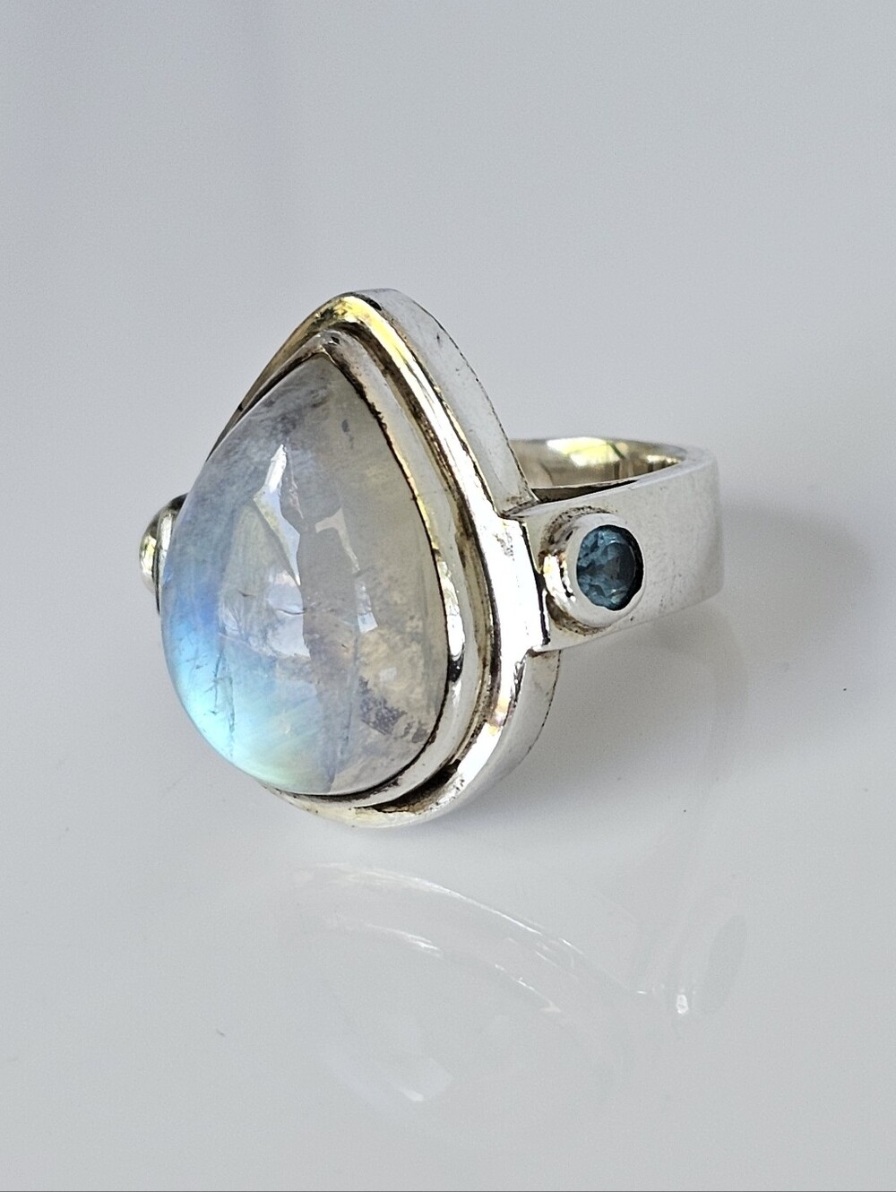 Vintage Artisan Aurora Moonstone & Blue Topaz Sterling Silver Ring! Size 8! - Picture 4 of 5